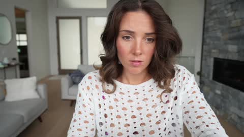 Emma Bloom online show from 12.01.24