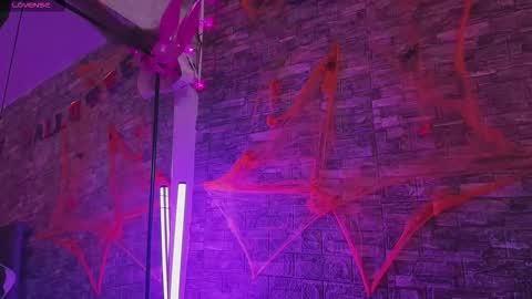 santiylola online show from 10.26.25