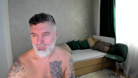 Snapshot of blowmyxxl chatting on 12.04.24 Nico online show from 12.04.24