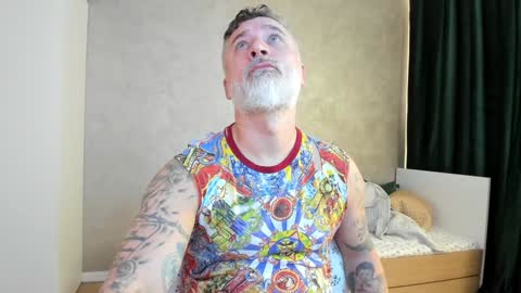 Snapshot of blowmyxxl chatting on 01.09.25 Nico online show from 01.09.25