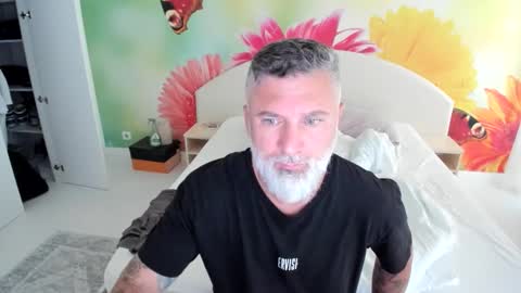 Snapshot of blowmyxxl chatting on 11.21.25 Nico online show from 11.21.25