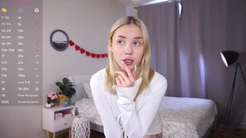 Adeline online show from 03.04.26