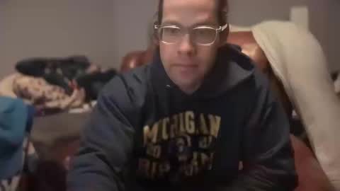 Snapshot of blue_eyed_boy2 chatting on 10.19.25 blue_eyed_boy2 online show from 10.19.25