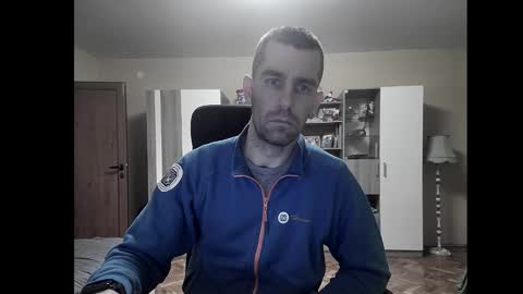 Snapshot of blue_eyed_wolf chatting on 12.09.24 Runaway online show from 12.09.24