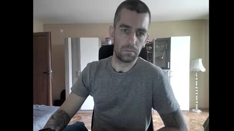 Snapshot of blue_eyed_wolf chatting on 12.11.24 Runaway online show from 12.11.24