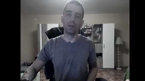 Snapshot of blue_eyed_wolf chatting on 12.14.24 Runaway online show from 12.14.24