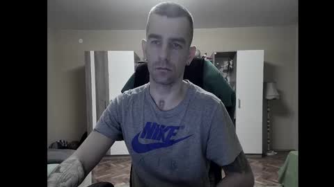 Snapshot of blue_eyed_wolf chatting on 12.20.24 Runaway online show from 12.20.24