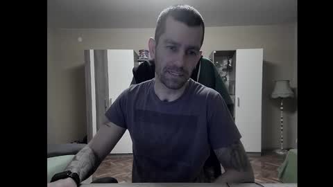 Snapshot of blue_eyed_wolf chatting on 01.04.25 Runaway online show from 01.04.25