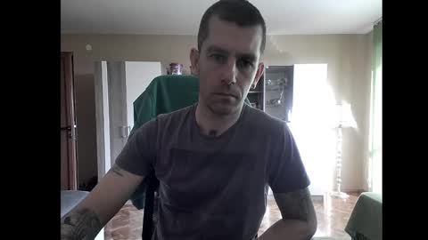 Snapshot of blue_eyed_wolf chatting on 01.06.25 Runaway online show from 01.06.25