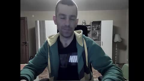 Snapshot of blue_eyed_wolf chatting on 01.22.25 Runaway online show from 01.22.25