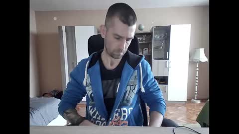 Snapshot of blue_eyed_wolf chatting on 02.18.25 Runaway online show from 02.18.25