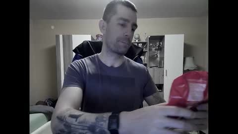 Snapshot of blue_eyed_wolf chatting on 02.26.25 Runaway online show from 02.26.25