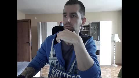 Snapshot of blue_eyed_wolf chatting on 02.28.25 Runaway online show from 02.28.25