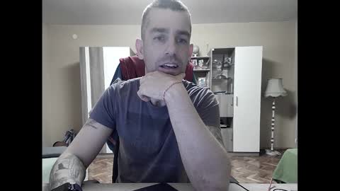 Snapshot of blue_eyed_wolf chatting on 03.11.25 Runaway online show from 03.11.25