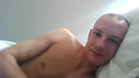 Snapshot of blue_eyes_888 chatting on 01.05.25 blue_eyes_888 online show from 01.05.25