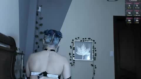 Snapshot of blueberry____ chatting on 09.26.25 sophie online show from 09.26.25