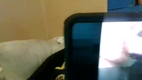 Snapshot of bluedemoneyes1986 chatting on 02.10.25 bluedemoneyes1986 online show from 02.10.25