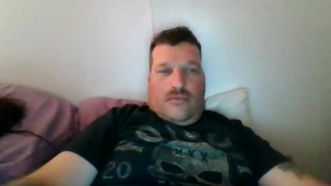 Snapshot of bluedemoneyes1986 chatting on 10.31.25 bluedemoneyes1986 online show from 10.31.25