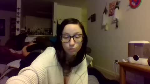 Snapshot of blueeyedbeauty1995 chatting on 11.10.25 Blueeyedbeauty online show from 11.10.25
