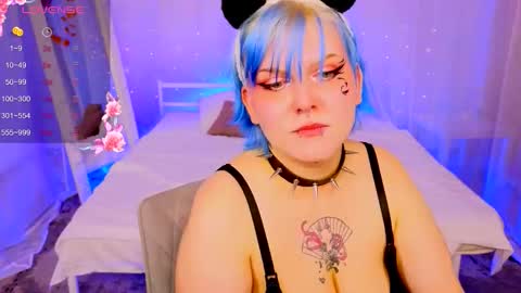 Snapshot of bluelunaray chatting on 09.25.25 Hi my name is Lunaray online show from 09.25.25