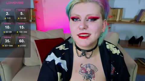 Snapshot of bluelunaray chatting on 10.13.25 Hi my name is Lunaray online show from 10.13.25