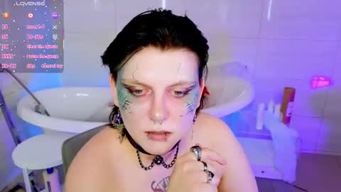 Snapshot of bluelunaray chatting on 10.25.25 Hi my name is Lunaray online show from 10.25.25