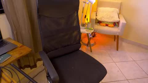 FLORAA online show from 01.08.26