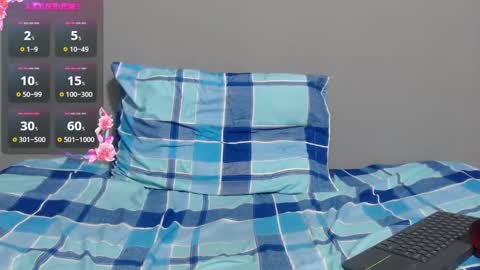 Violette 3 online show from 12.12.24