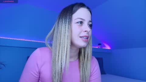 Snapshot of blueyeskate chatting on 03.25.26 Kate online show from 03.25.26