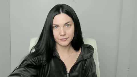 Snapshot of blum_kelly chatting on 10.07.25 Kelly online show from 10.07.25