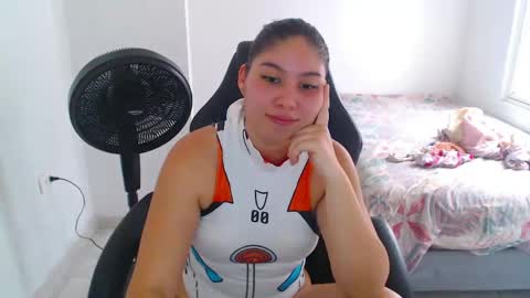  Hey guysI am BrendaWelcome my room online show from 04.26.26