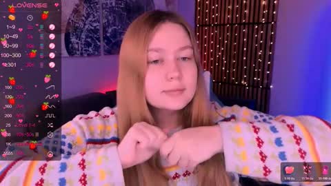 Snapshot of blush_ellie chatting on 10.27.25 Ellie3 online show from 10.27.25