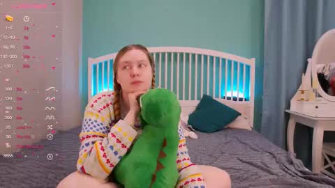 Snapshot of blush_ellie chatting on 11.20.25 Ellie3 online show from 11.20.25