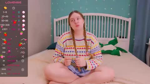 Snapshot of blush_ellie chatting on 11.22.25 Ellie3 online show from 11.22.25