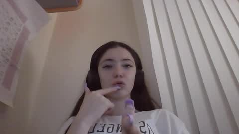 Snapshot of blushed_vita chatting on 11.08.25 blushed_vita online show from 11.08.25