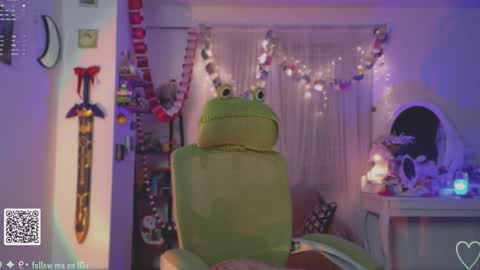 Snapshot of blushing_nymph chatting on 11.28.25 Im Nym Justa nymph on twitter and IG online show from 11.28.25