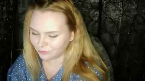 Snapshot of blushing_star chatting on 10.23.25 blushing_star online show from 10.23.25