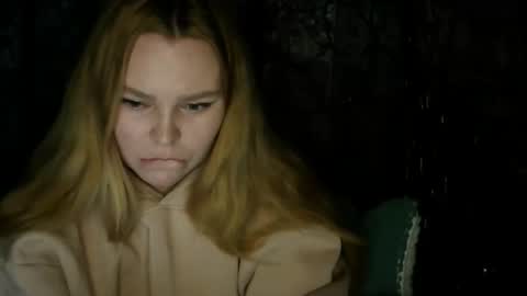 Snapshot of blushing_star chatting on 11.03.25 blushing_star online show from 11.03.25