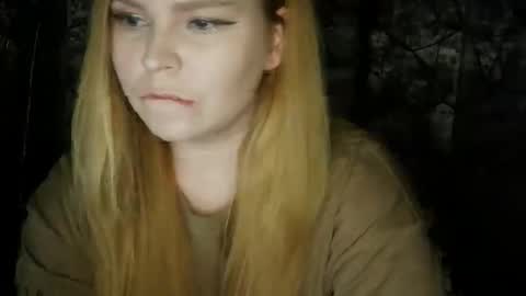 Snapshot of blushing_star chatting on 11.09.25 blushing_star online show from 11.09.25