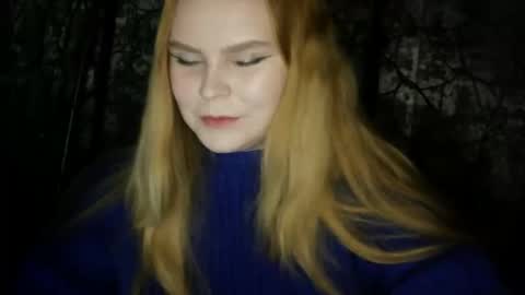 Snapshot of blushing_star chatting on 11.17.25 blushing_star online show from 11.17.25