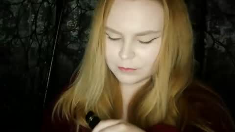 Snapshot of blushing_star chatting on 11.21.25 blushing_star online show from 11.21.25