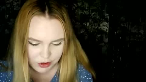 Snapshot of blushing_star chatting on 12.05.25 blushing_star online show from 12.05.25