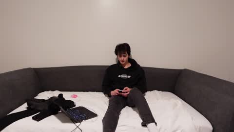 Snapshot of bluskyzz chatting on 02.13.25 BluSky online show from 02.13.25