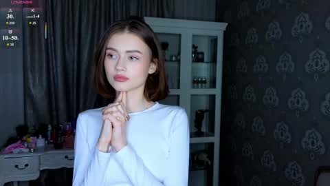 Snapshot of bluuemarine chatting on 05.18.26 Mary online show from 05.18.26