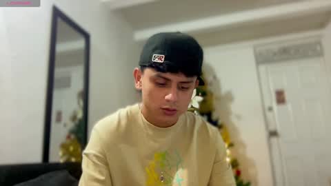 Snapshot of bob_pettersonn chatting on 12.19.24 Bob INDEPENDENT MODEL online show from 12.19.24