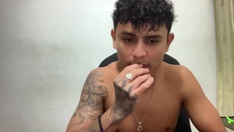 Snapshot of bob_pettersonn chatting on 12.22.24 Bob INDEPENDENT MODEL online show from 12.22.24