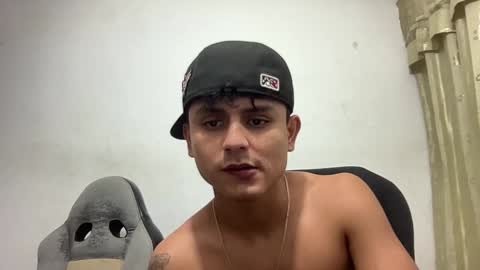 Snapshot of bob_pettersonn chatting on 12.22.24 Bob INDEPENDENT MODEL online show from 12.22.24