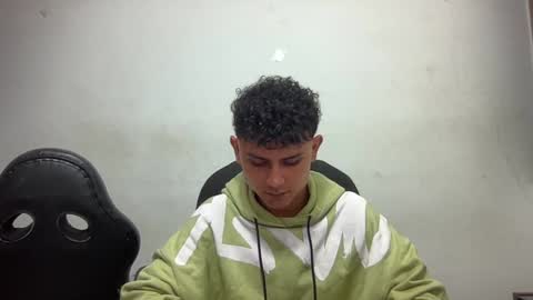 Snapshot of bob_pettersonn chatting on 12.25.24 Bob INDEPENDENT MODEL online show from 12.25.24