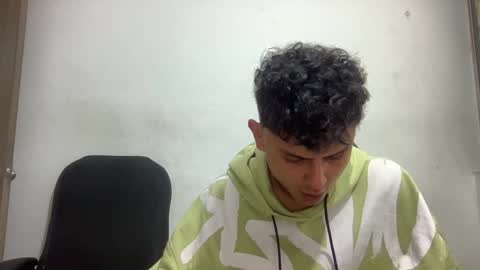 Snapshot of bob_pettersonn chatting on 12.27.24 Bob INDEPENDENT MODEL online show from 12.27.24