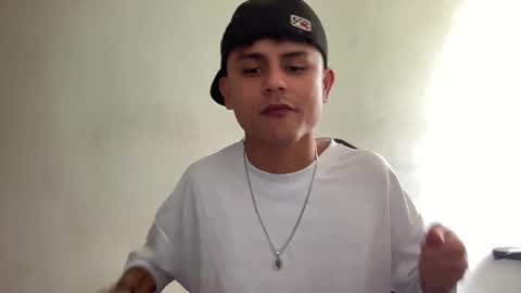 Snapshot of bob_pettersonn chatting on 12.27.24 Bob INDEPENDENT MODEL online show from 12.27.24